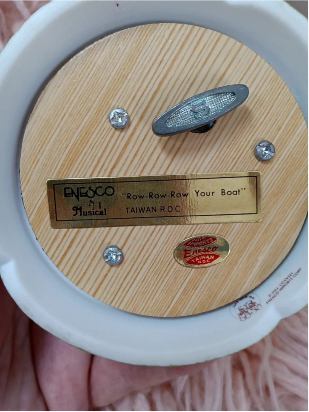 Lucy & Me by Lucy Rigg Musical Box Plays 